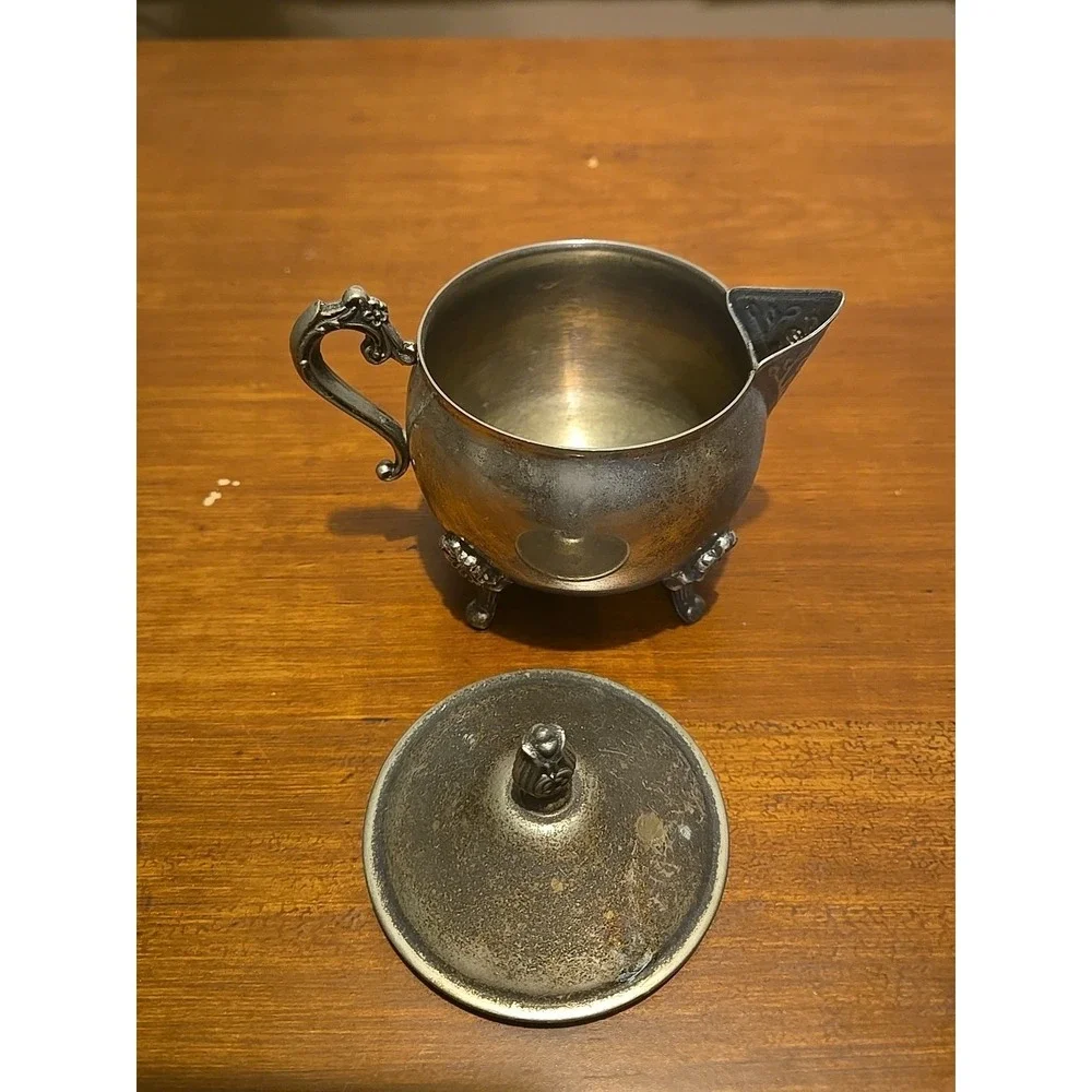 Vintage Leonard Cream and sugar with lid Silver‎ plated footed victorian